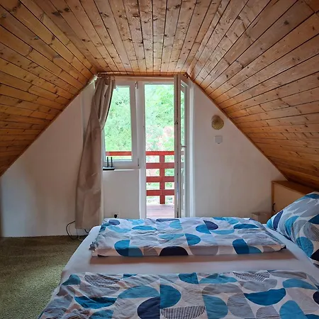 Holiday home Wellness Glamping Za Homoli Cernolice