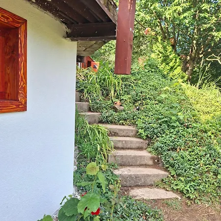 Wellness Glamping Za Homoli Holiday home Cernolice
